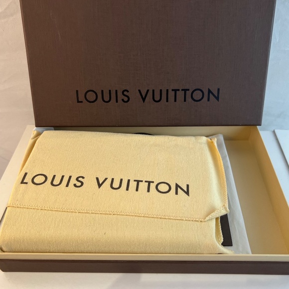 Louis Vuitton - Size MM Ring Agenda Hot Stamped with Gift Set/Old Packaging EUC - Picture 2 of 16